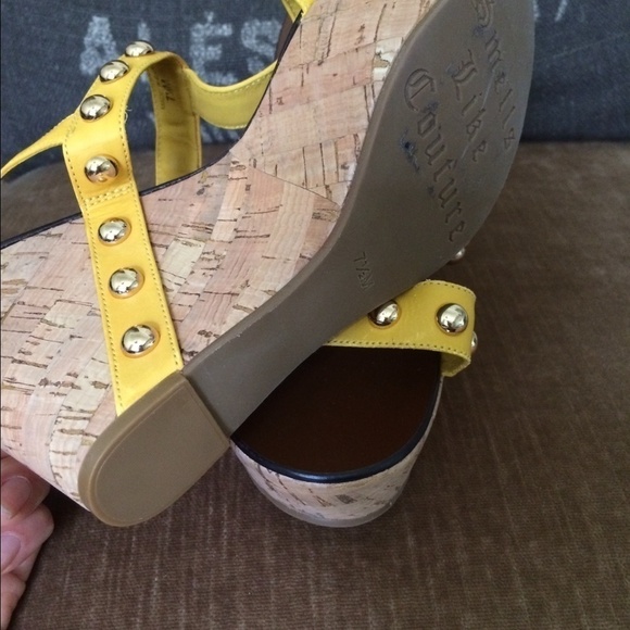 - New - Juice Couture mustard yellow sandal - Picture 3 of 3